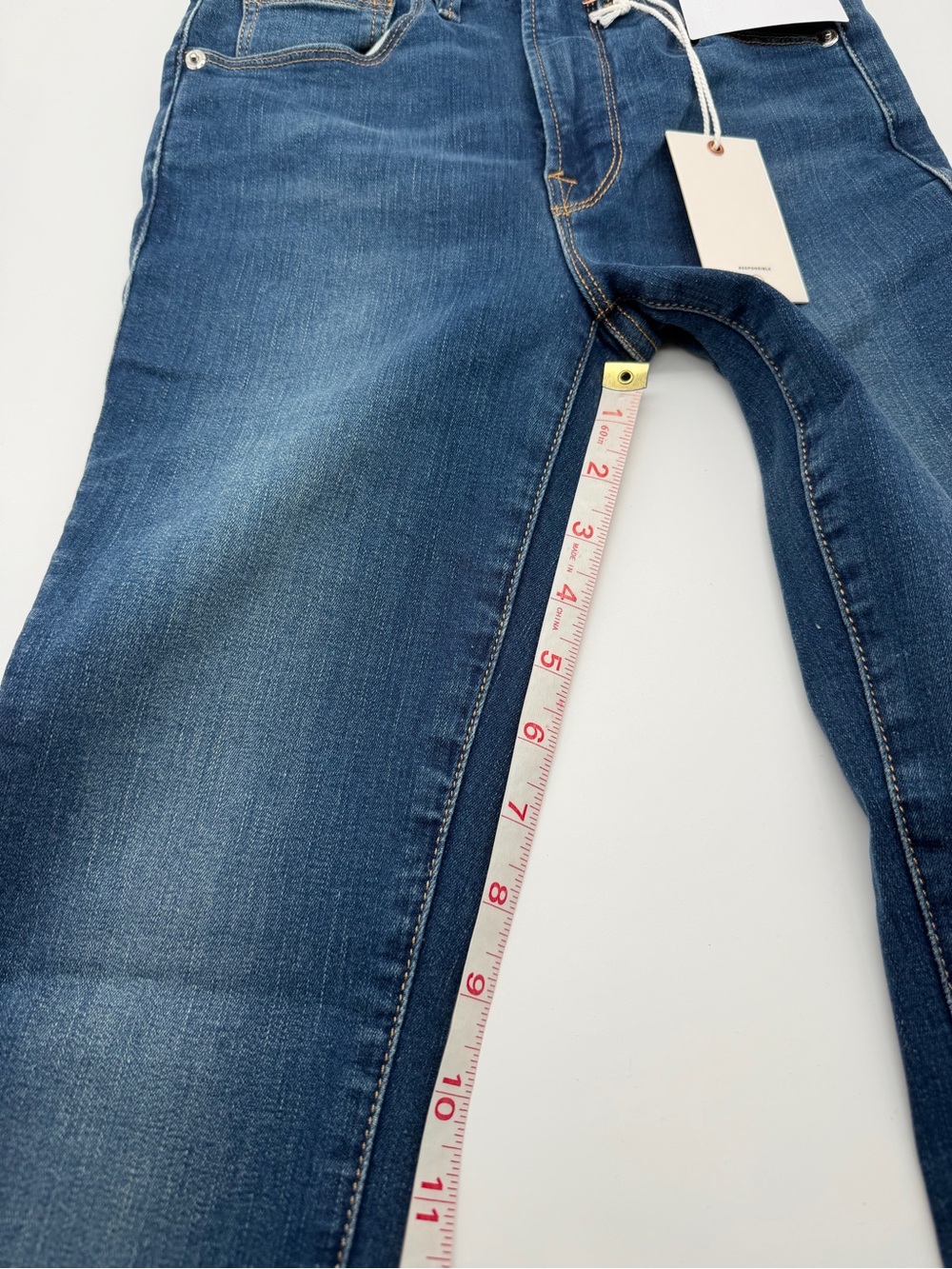 Good American Good Waist Raw Edge Skinny Jeans 00/24 - Picture 7 of 9